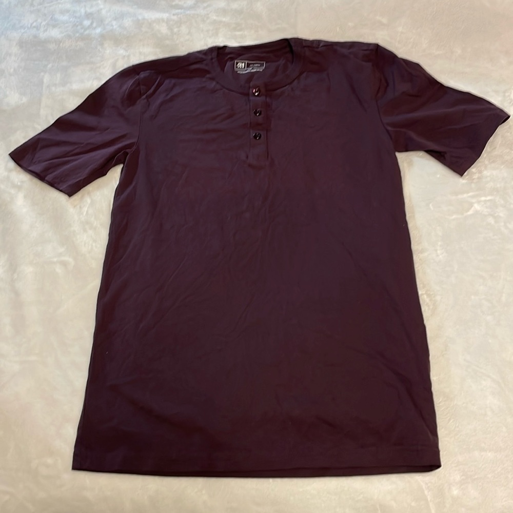 31 Burgundy button neck Tshirt